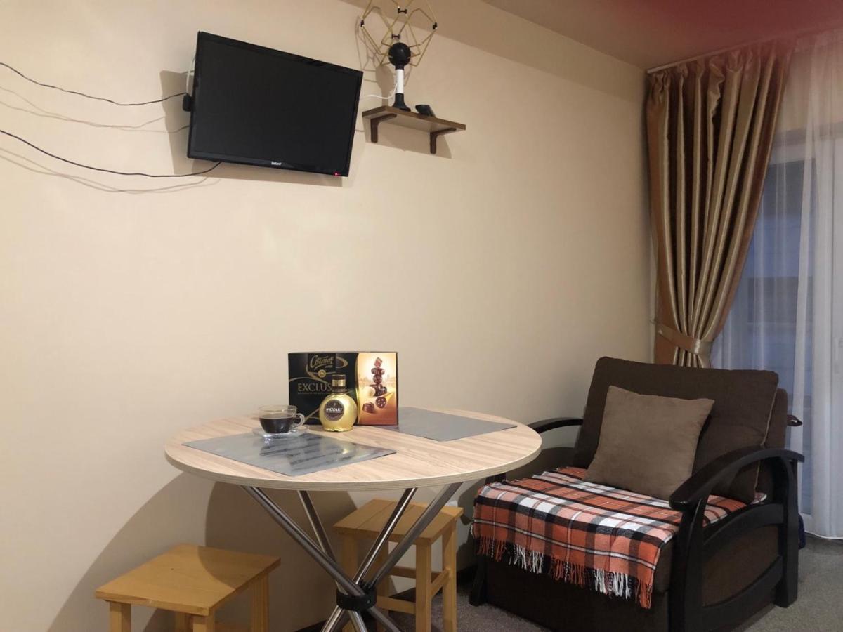 Apart Hotel Avinos Lviv Exterior photo